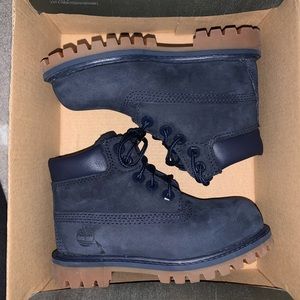 Boys size 9 navy timberland boots